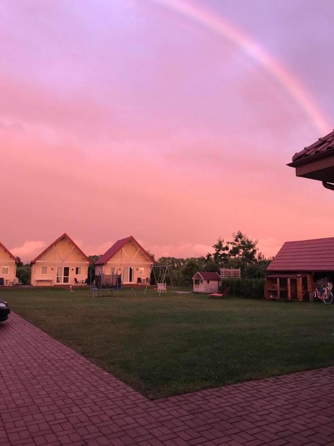 Pokoje Goscinne U Izy Łeba Extérieur photo